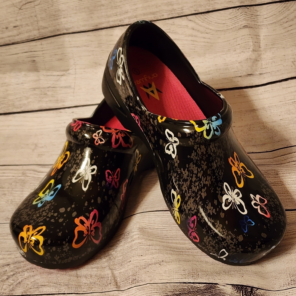 Anywear Women's SR Angel Garden Flutter Nursing Clogs